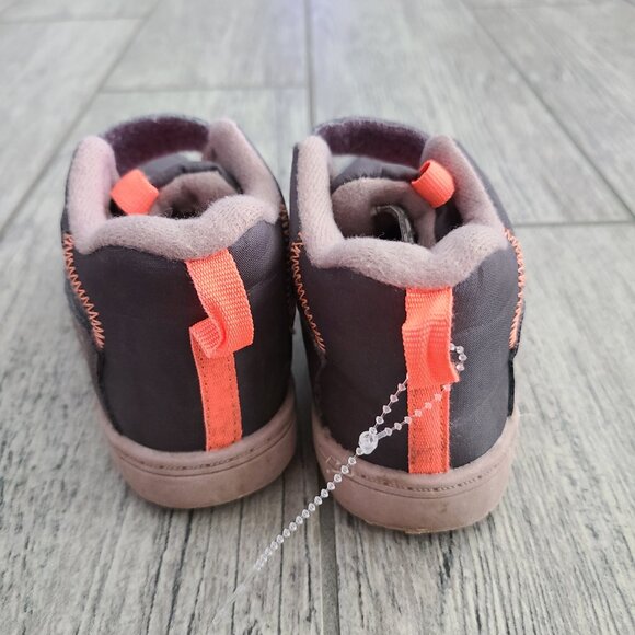 OshKosh B'Gosh toddler ankle high taupe colored sneakers size 8 - Picture 6 of 12